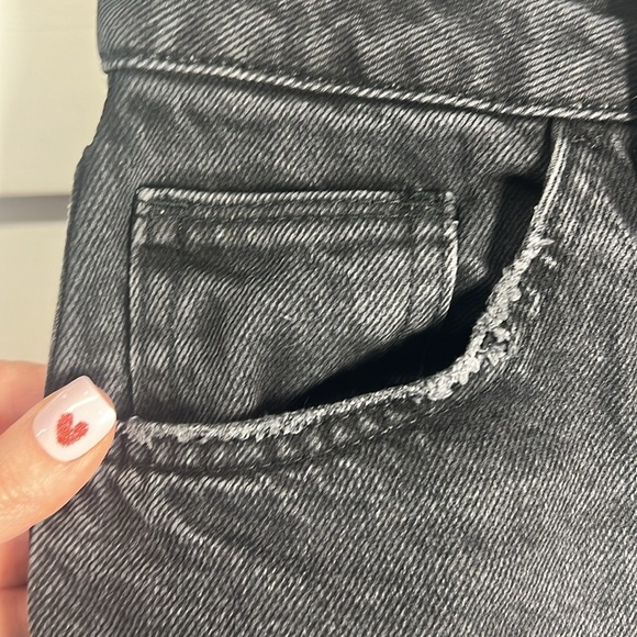 Urban Outfitters BDG High Rise Black Washed Mom Jeans Size 27 - Picture 8 of 12